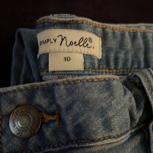 Simply Noelle light wash Distressed Jeans size 10 - Picture 6 of 8
